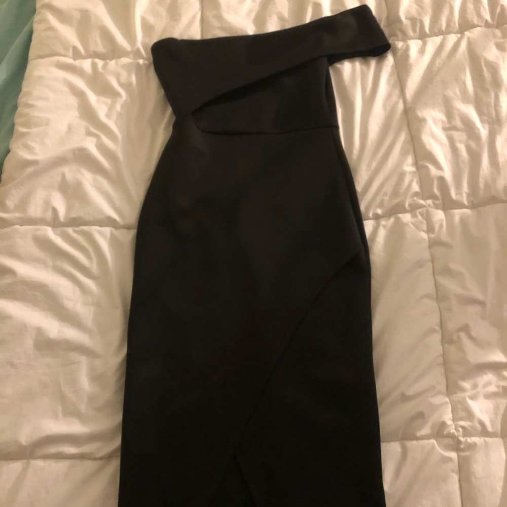 One shoulder black dress